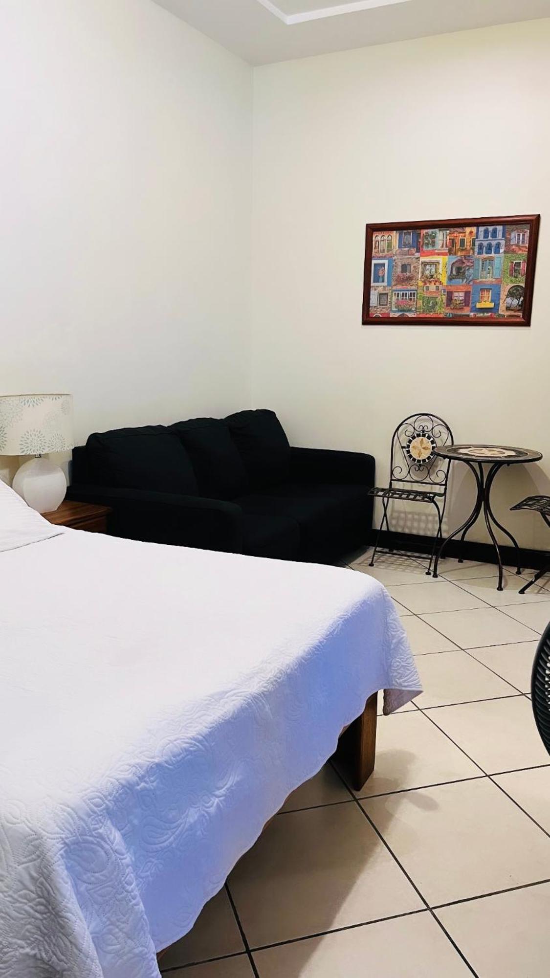 Ester'S Place Escazu ภายนอก รูปภาพ
