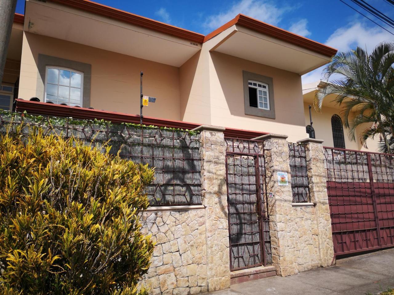 Ester'S Place Escazu ภายนอก รูปภาพ